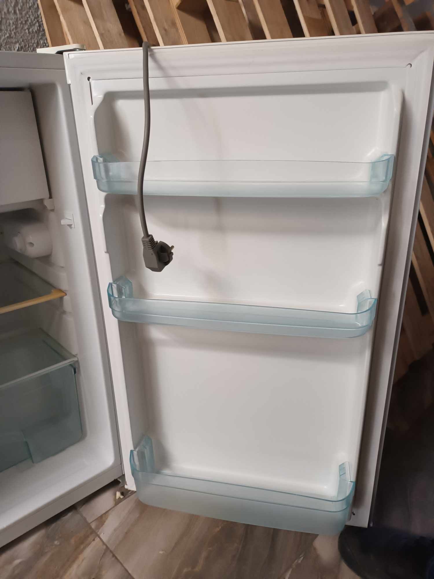Малък хладилник WASCO