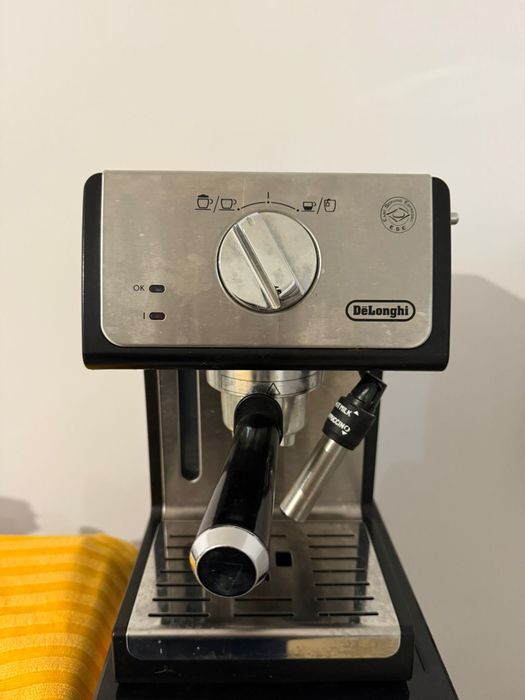 Aparat de cafea DeLonghi