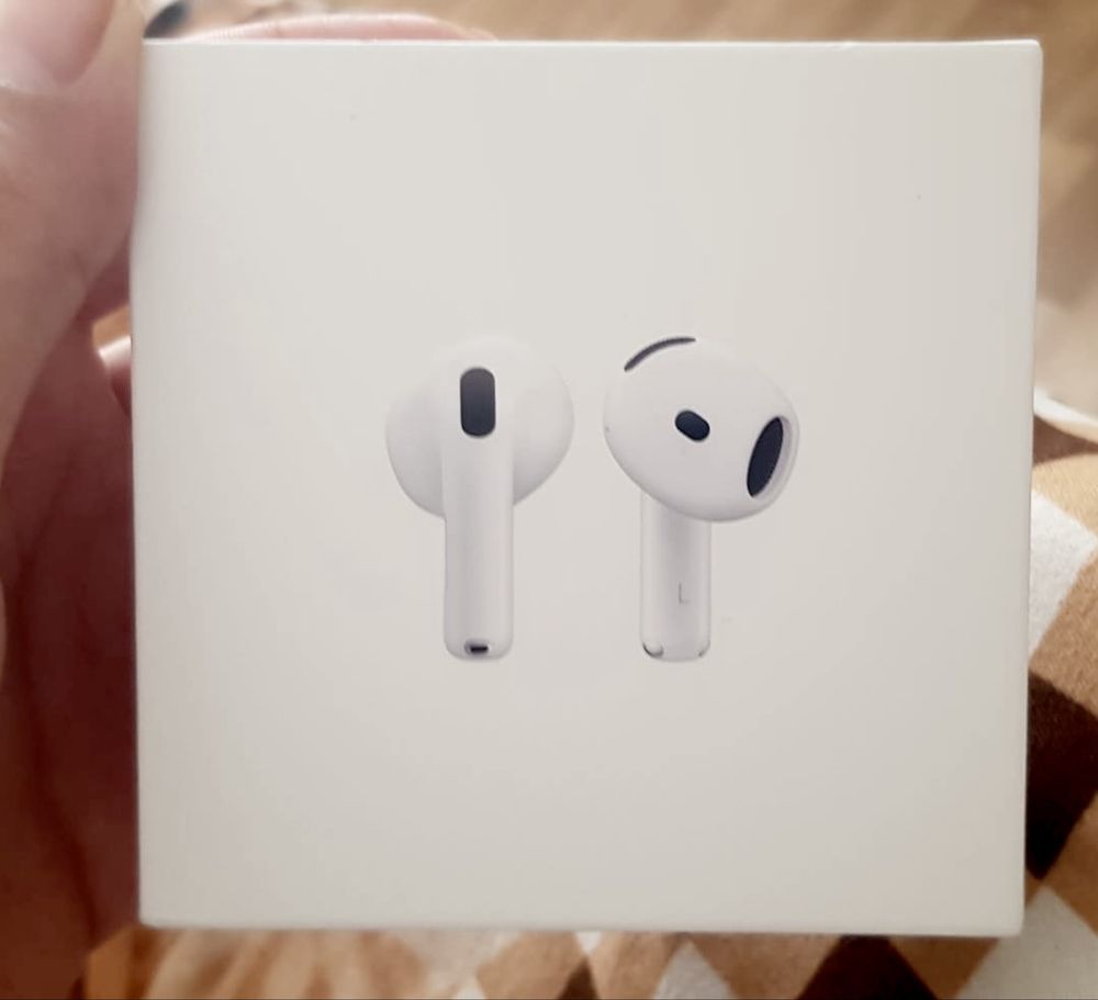 AirPods 4 originale sigilate, noi 650 lei