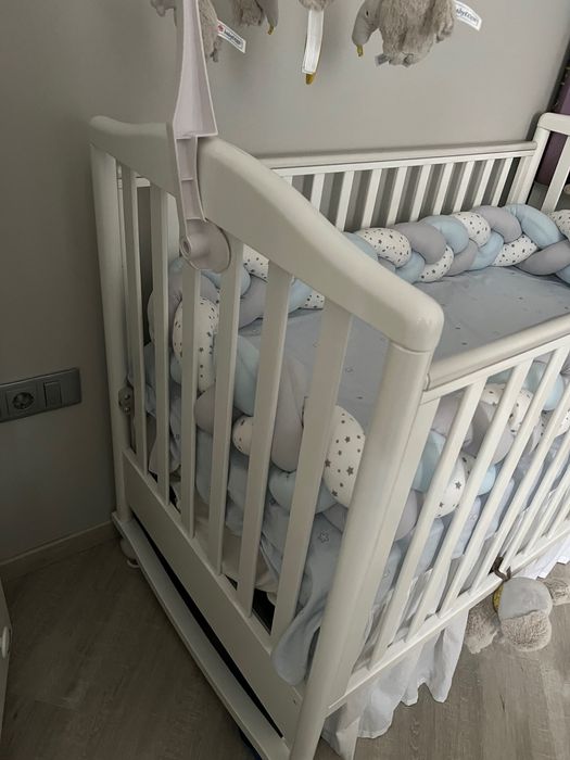 Бебешко легло Pali с механизъм за люлеене