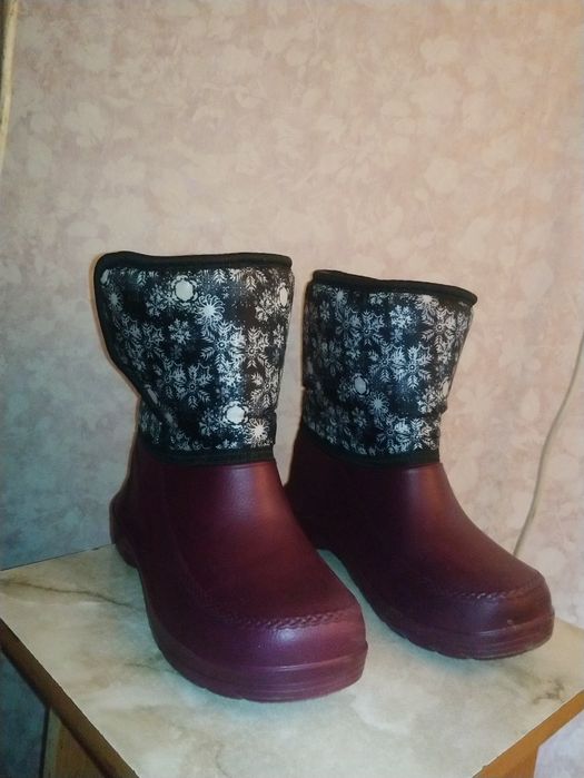 Продам резиновые сапоги лёгкие