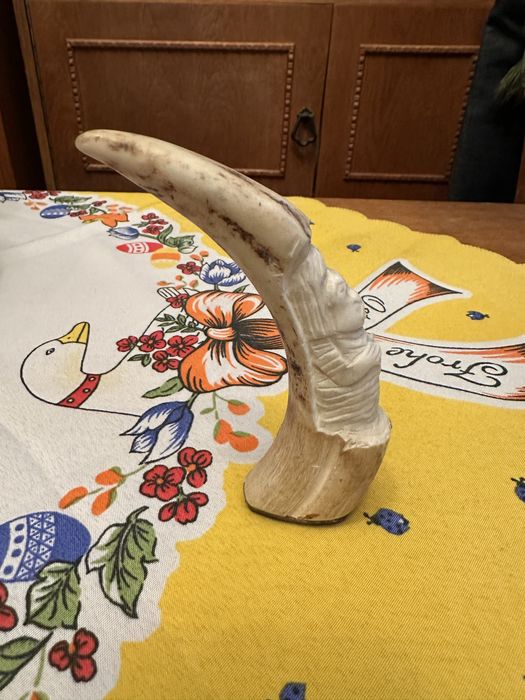 Statuetă africană - sculptură în colț de facocer - Kenya