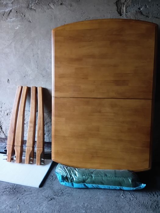 Стол кухонный, из красного дуба