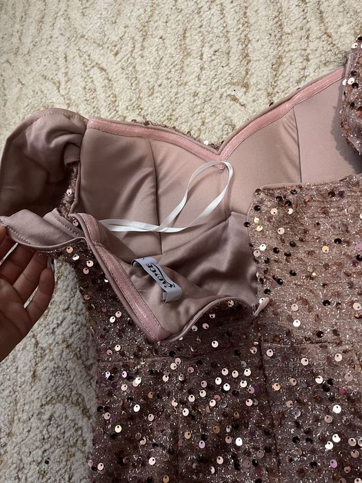 Официална рокля