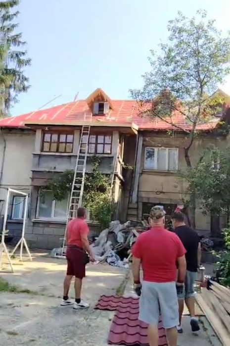 Montaj acoperiș țiglă metalică și ceramica