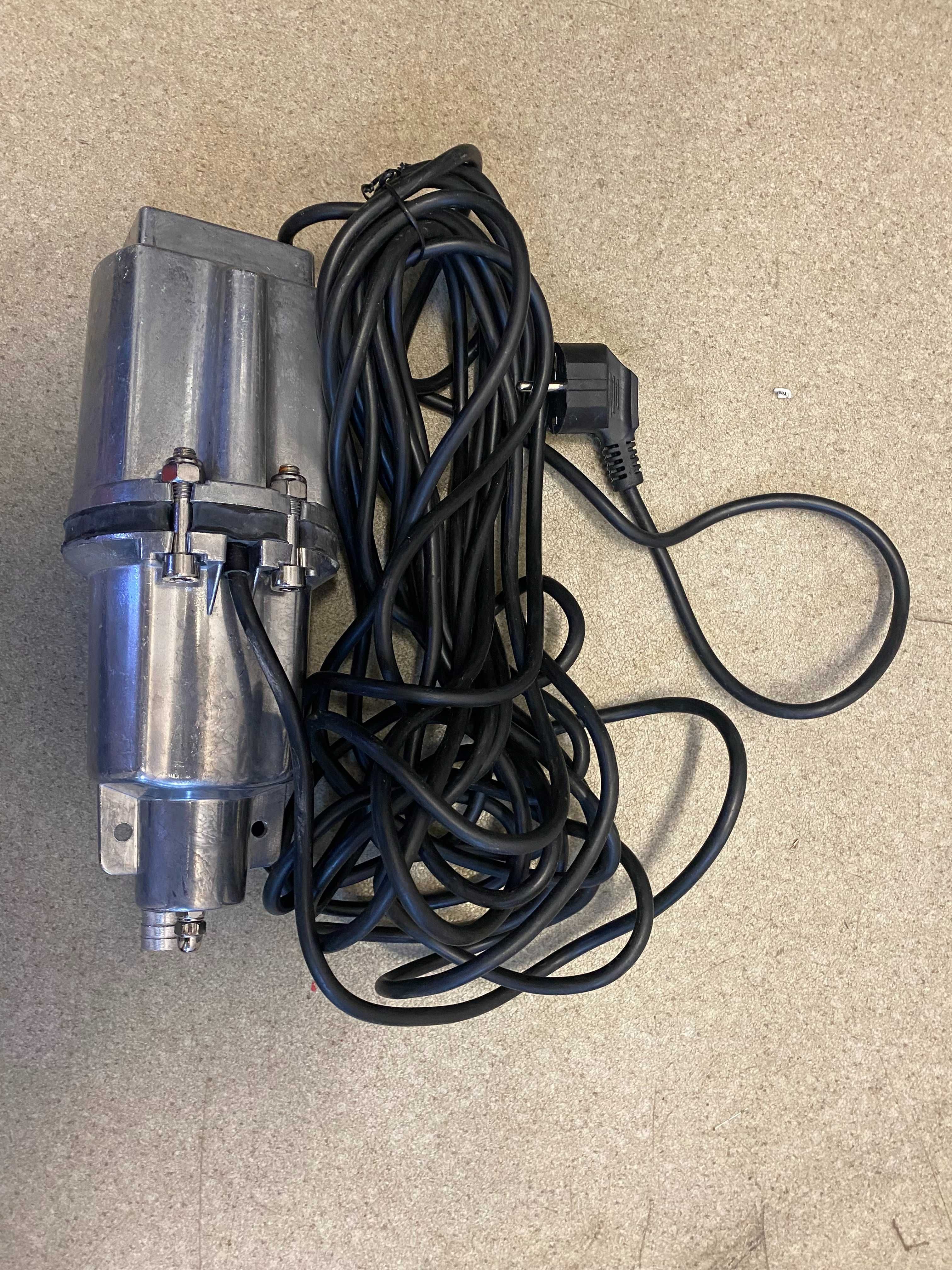 070140	Помпа водна потоп. 280W 3/4" 20L/min 60m RD-WP33