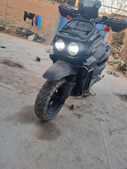 Продаётся скутер танк