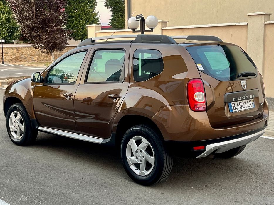 Vând Dacia Duster eur 5 an 2012 motor 1.5 diesel