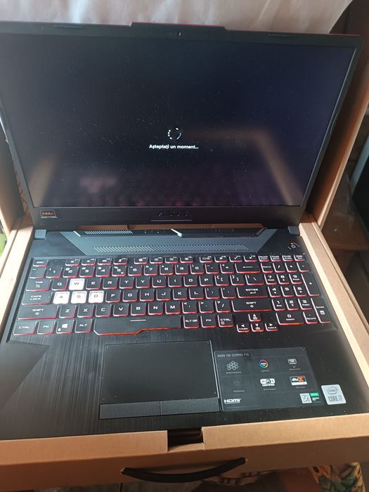 Ofer spre vânzare laptop Asus