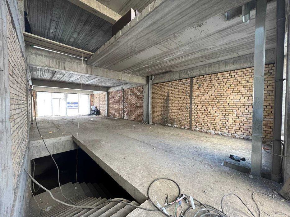 Продаётся помещение 450м2  Ориентир: ул. Махтумкули, ЖК New life