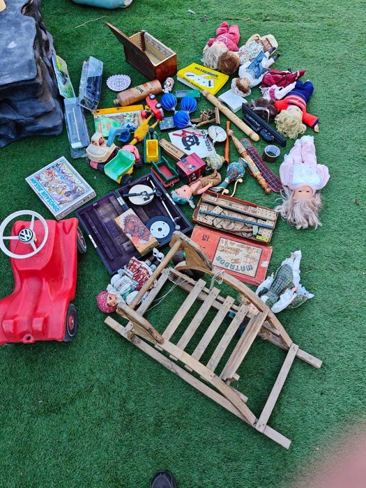 Lot de antichități și obiecte vechi din perioada comunismului,rarități