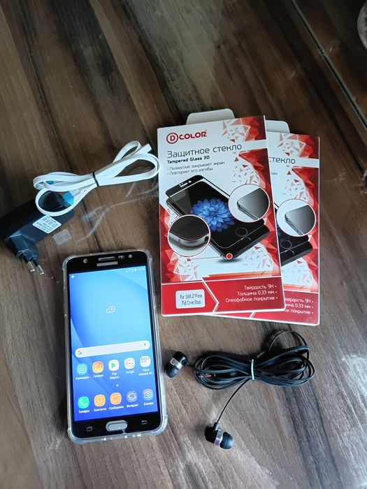 Продам смартфон Самсунг J7