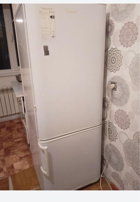 Продам холодильник