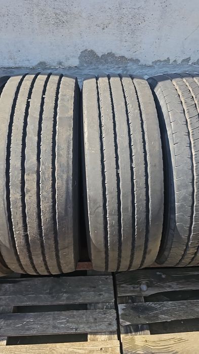 Anvelope 315 70 R 22.5 de tracțiune si de direcție.