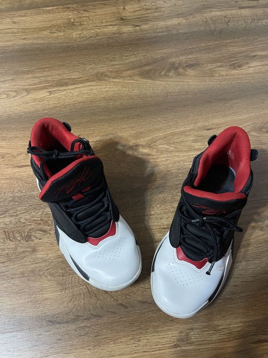 Adidasi Jordan in stare buna