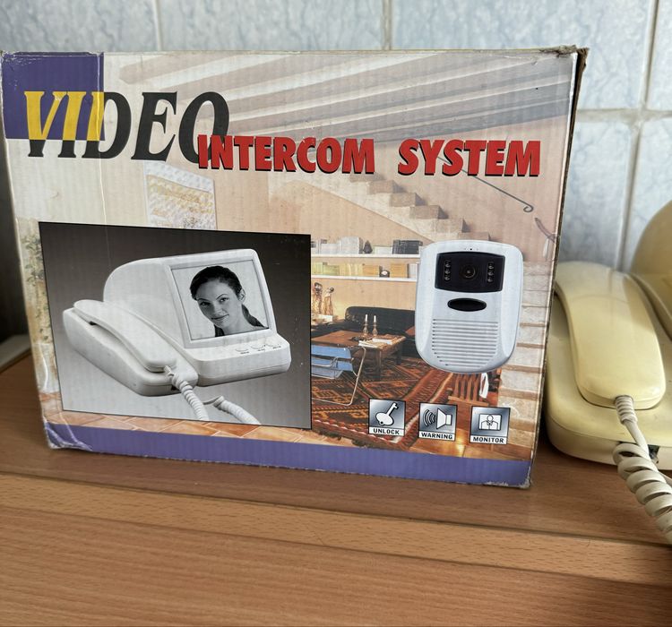 Видеодомофон б/у черно белый