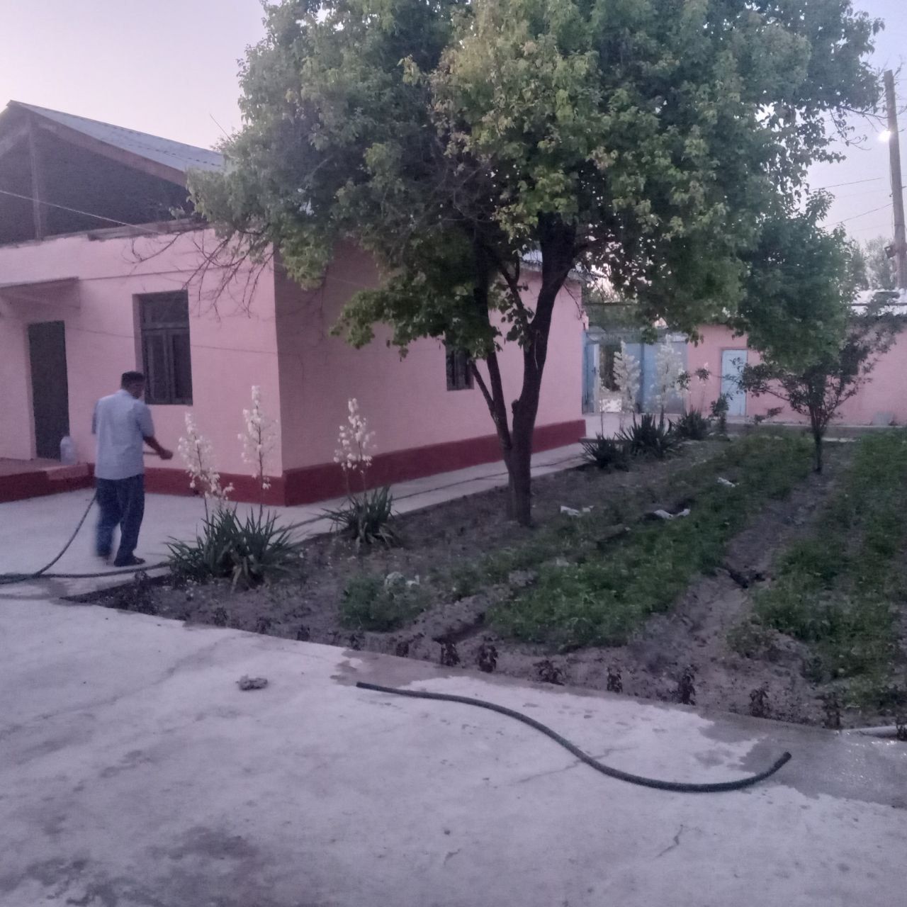 Sroʻchniy uy sotiladi nurafshon shahar sentrga yaqin 45 000$
