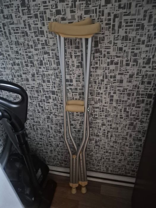 Продам костыли срочно
