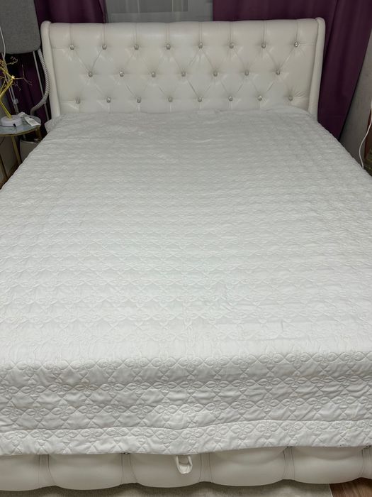 Продам тахту в хорошем состоянии