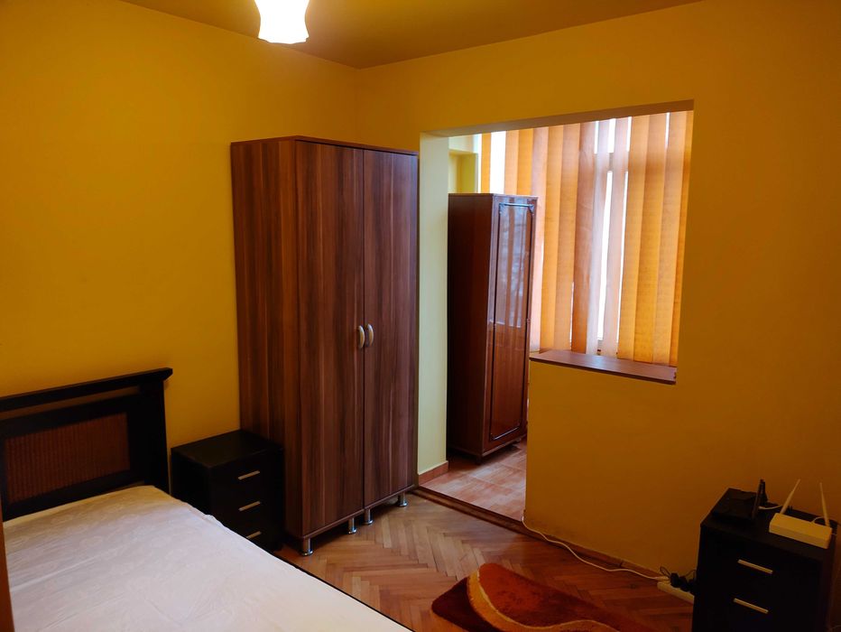 Proprietar inchiriez apartament 3 camere zona Cetatii