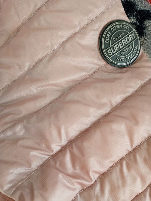 Vând geaca Superdry femei