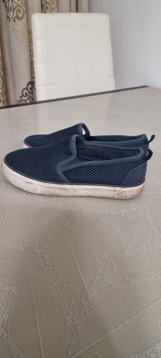 Продам  макасины
