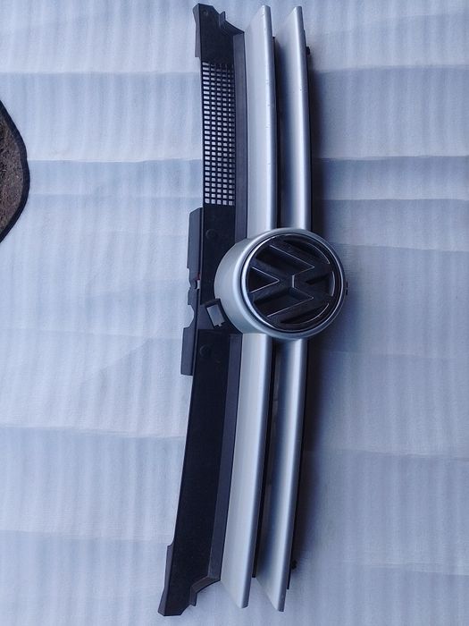 Grila w față golf4