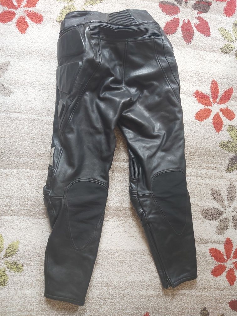 Pantaloni de piele pentru motor