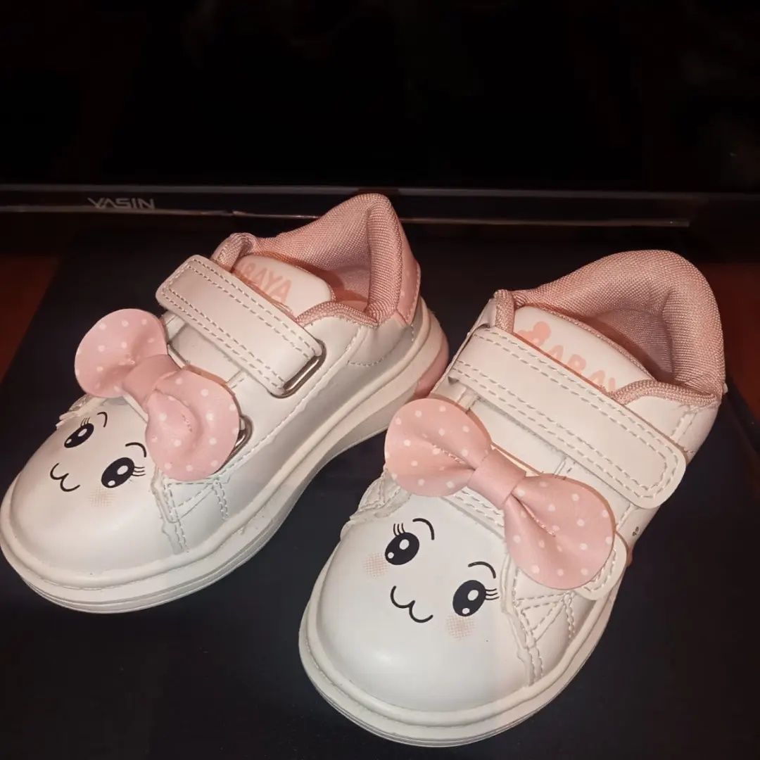 детская обувь для девочек и мальчиков.