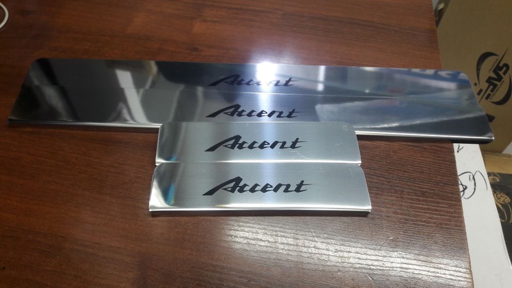 Хром накладки на пороги (защита порогов) для Hyundai Accent 2011/2022