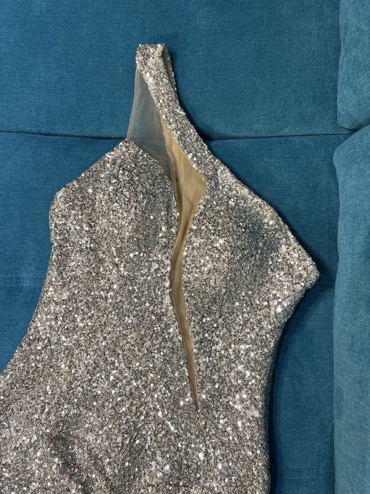 Рокля с пайети нова