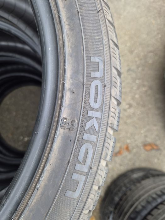 245 40 18 Nokian iarna