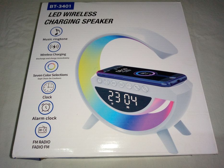 Большие часы,ночник,зарядка,радио,блютуз.