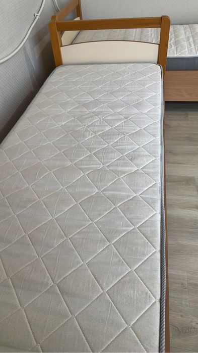 Кровать односпальное новое, с хорошим заводской матрас