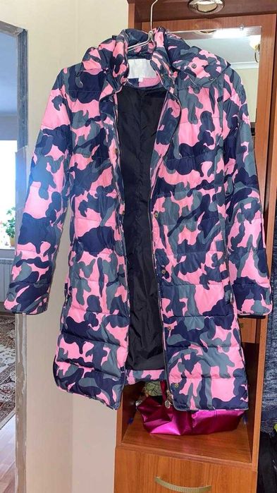 продам пуховик на девочку