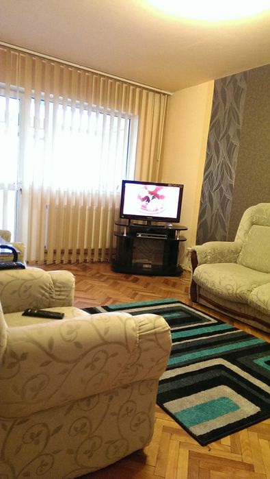 Canapea și fotoliu