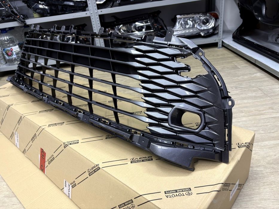Решетка Бампера оригинал Тойота Камри 80 Toyota Camry 80