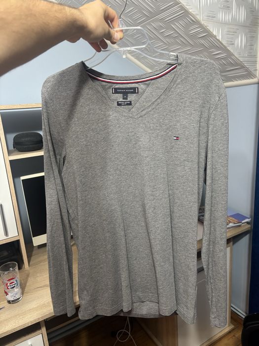 V neck tommy hilfiger
