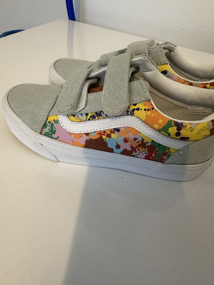 Нови детски обувки на VANS