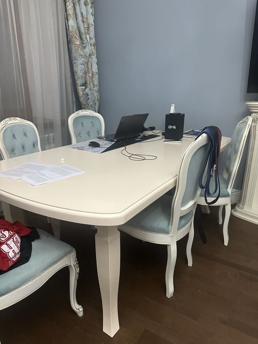 Продам обеденный стол