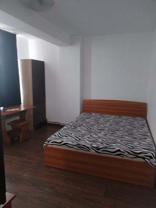 Închiriez apartament Craiovita Noua