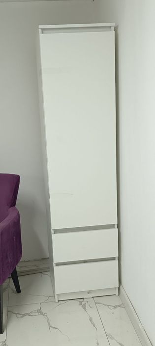 Продам шкаф в хорошем состоянии абсолютно новый !