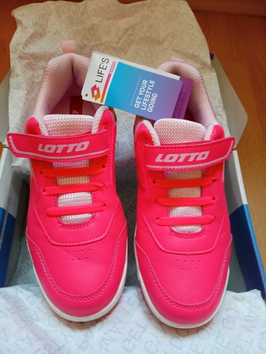 Нови Маратонки Lotto р-р 35