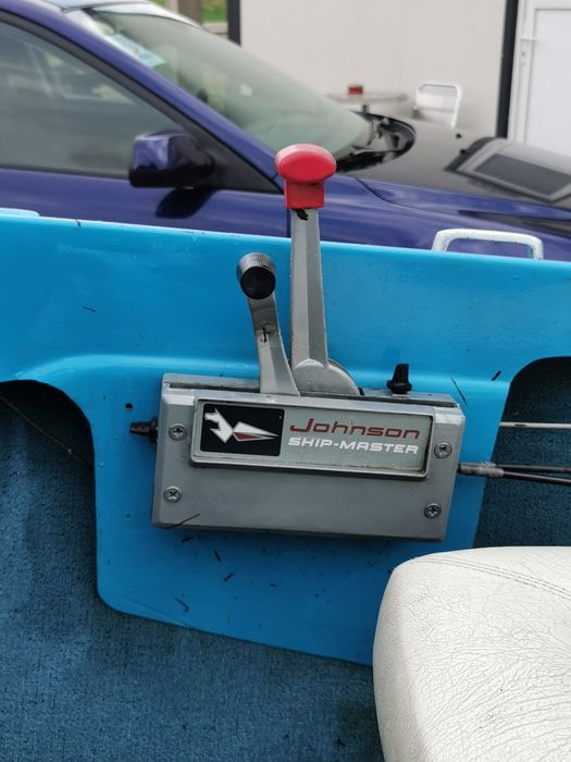 Barcă motor cu peridoc