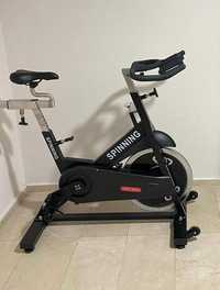 Bicicleta spinning / indoor cycling