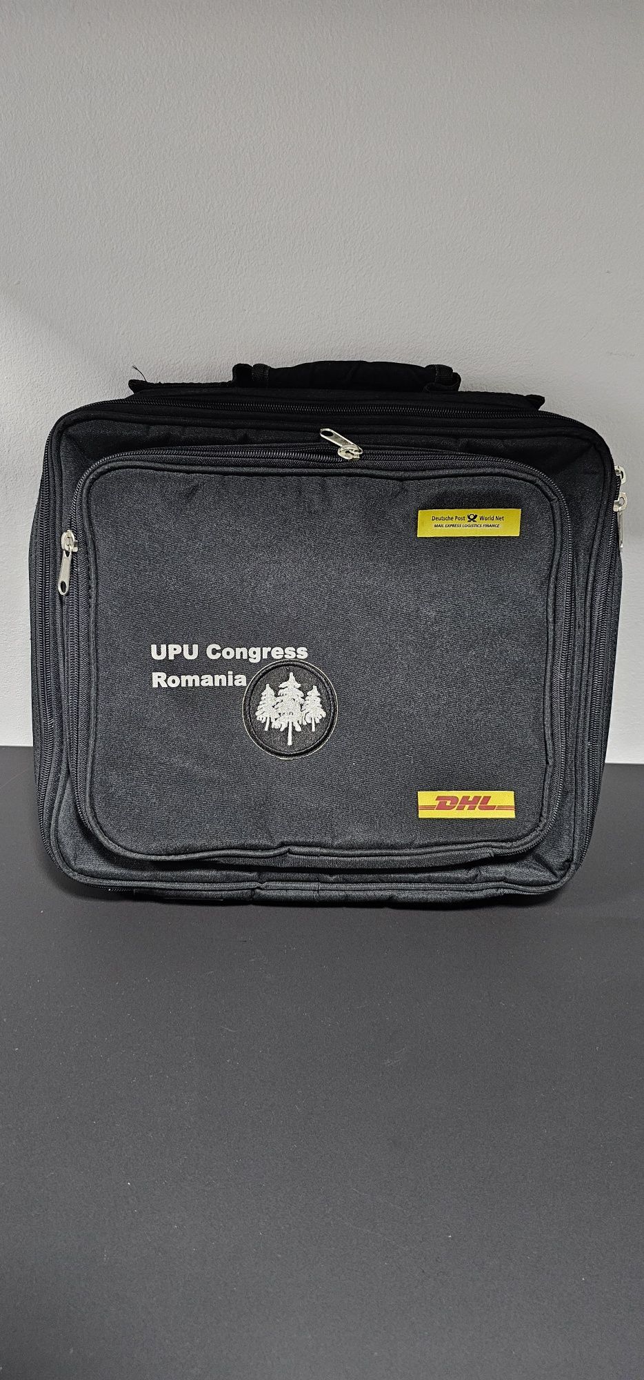 Geanta laptop tableta Upu 2004 pret 100 lei