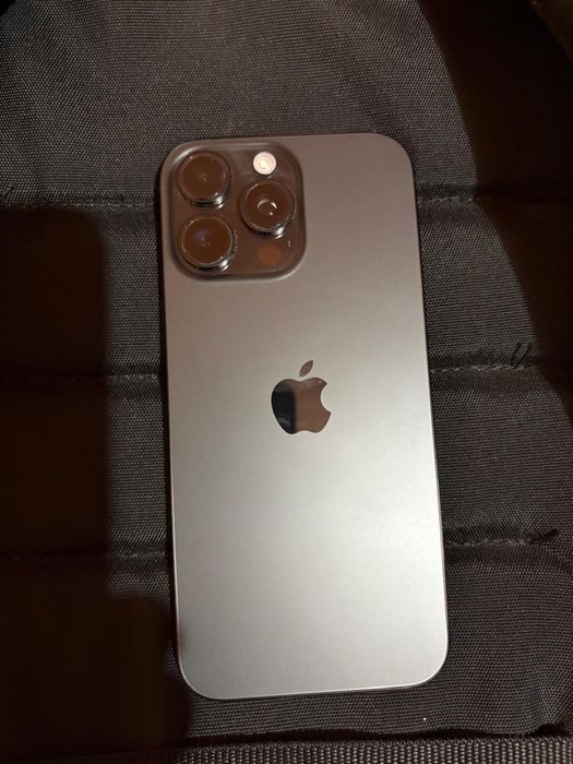 iPhone 16 Pro Max