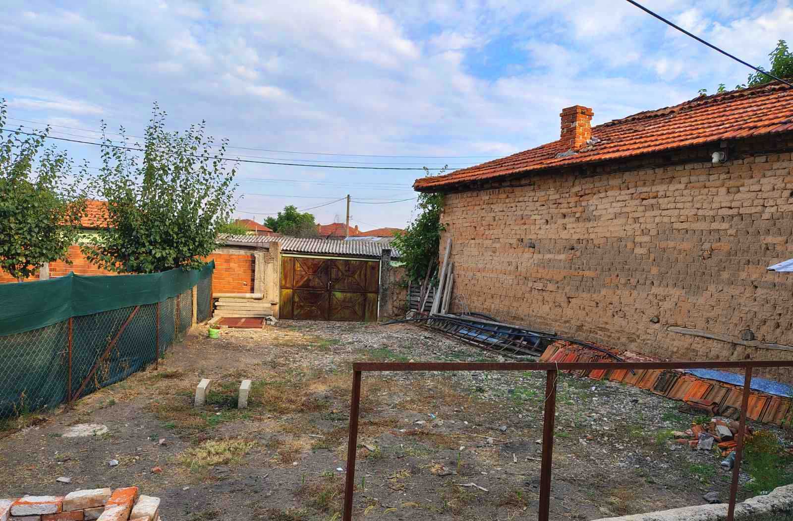 Продавам къща в с.Стрелци
