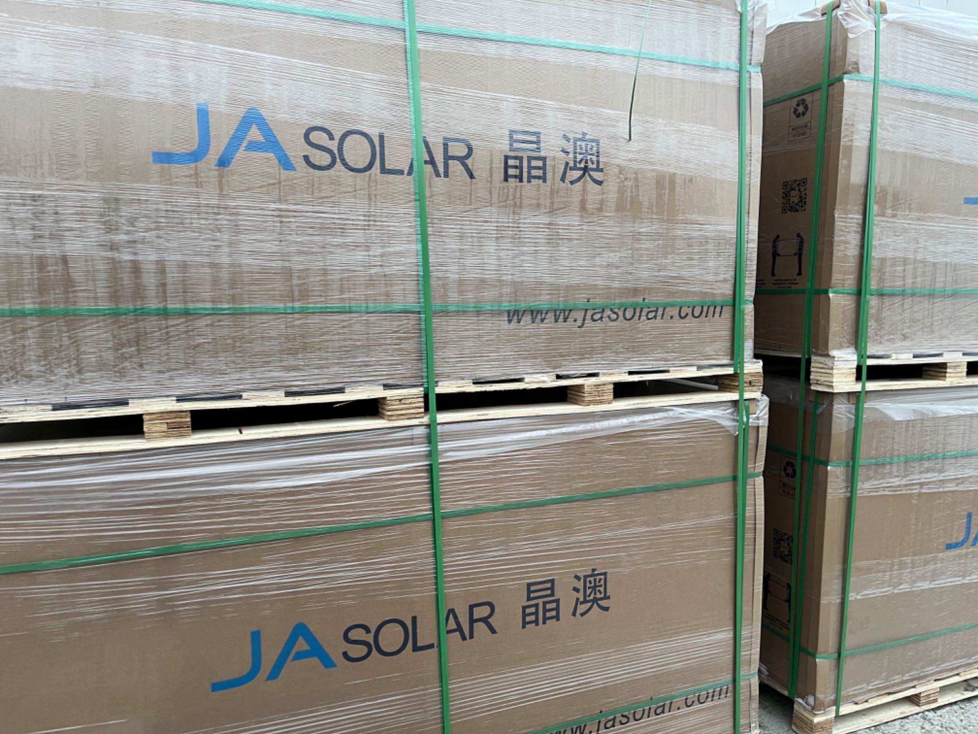 Соларни панели JA Solar 460W