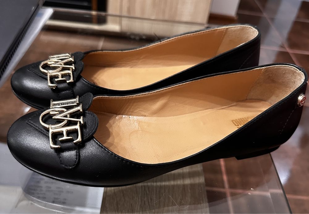 Vand balerini Moschino din piele